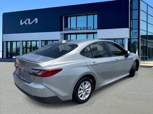 Used 2025 Toyota Camry LE w/ Convenience Package FWD image 6