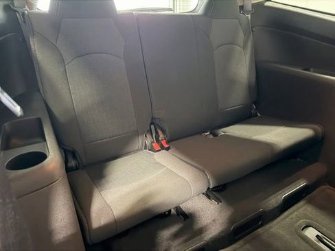 Used 2015 Chevrolet Traverse LT w/ Style and Technology Package FWD image 26