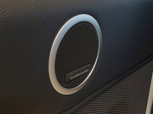 New 2026 Land Rover Discovery Limited Edition image 12