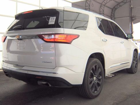 Used 2019 Chevrolet Traverse Premier w/ Driver Confidence II Package FWD image 4
