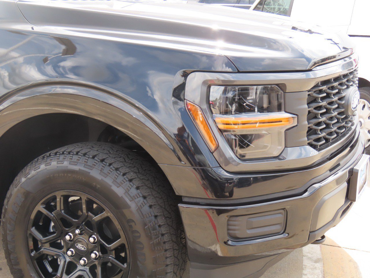 Used 2025 Ford F150 STX AWD/4WD image 6