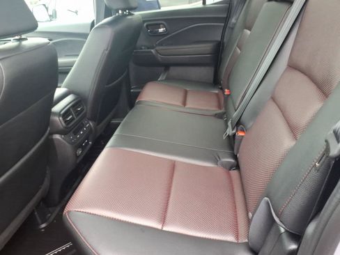 Used 2024 Honda Ridgeline Black Edition image 8