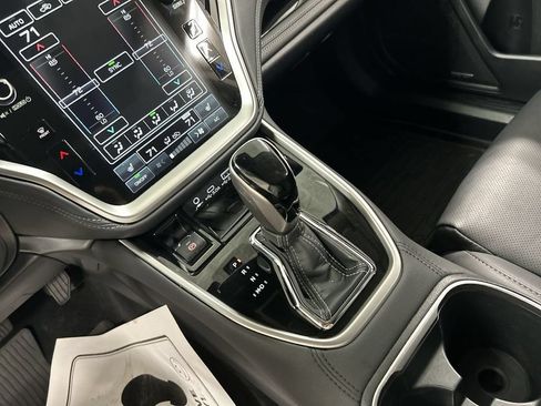 Used 2024 Subaru Outback Limited XT AWD/4WD image 18
