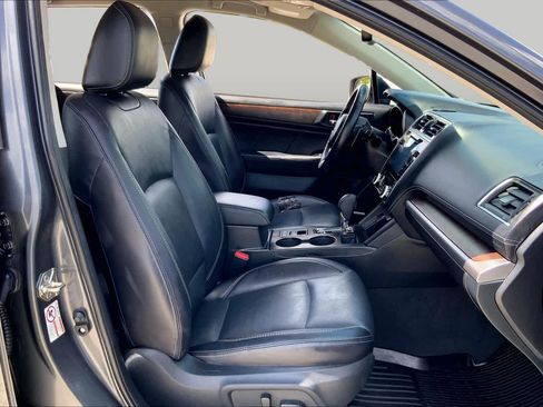Used 2018 Subaru Outback 2.5i Limited AWD/4WD image 9
