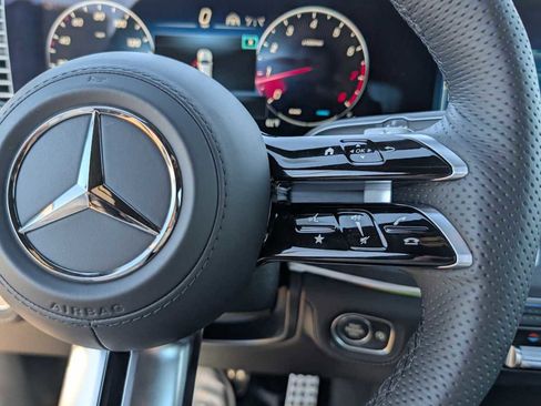 New 2026 Mercedes-Benz GLS 580 4MATIC image 16