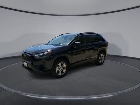Certified 2024 Toyota RAV4 LE AWD/4WD image 4