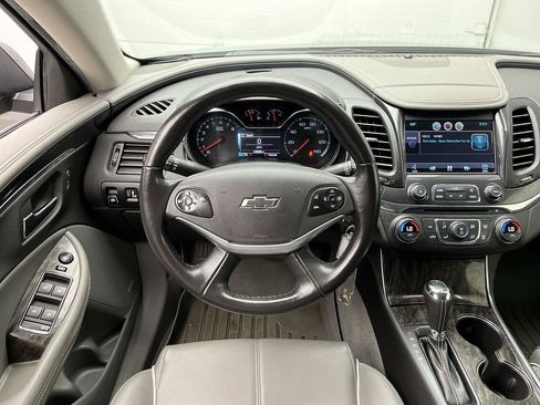 Used 2014 Chevrolet Impala LT FWD image 13