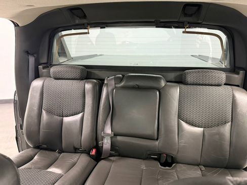 Used 2003 Chevrolet Avalanche 4x4 w/ Suspension Package, Off-Road image 45