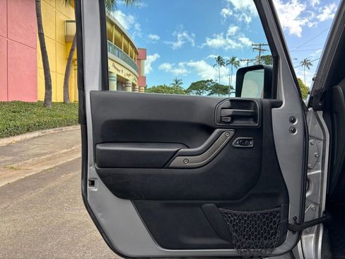 Used 2018 Jeep Wrangler Unlimited Sport S AWD/4WD image 14