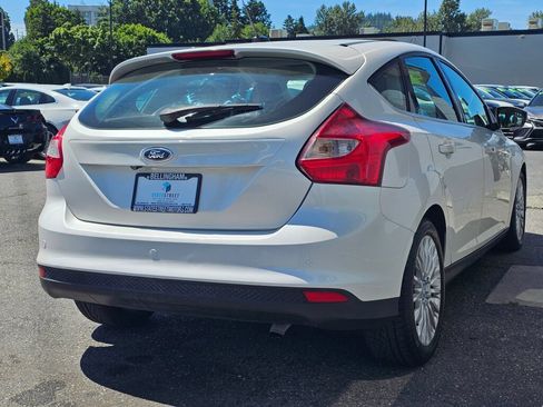 Used 2012 Ford Focus Titanium w/ Luxury Pkg FWD image 5