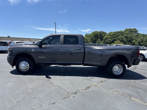 New 2026 RAM 3500 Big Horn AWD/4WD image 8