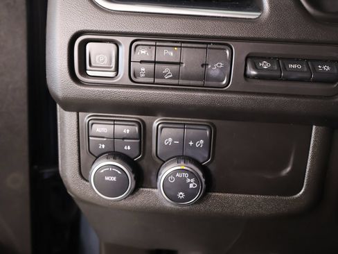 Used 2021 Chevrolet Suburban High Country AWD/4WD image 9