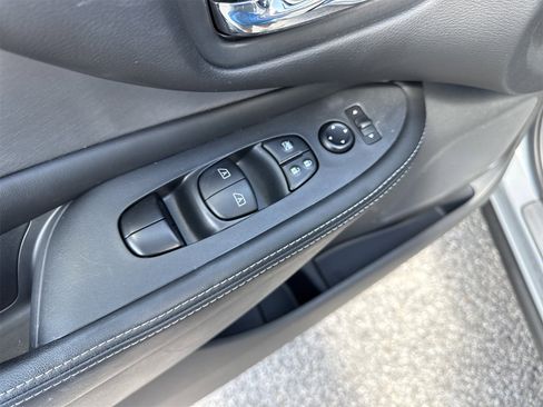 Used 2024 Nissan Murano SV w/ SV Midnight Edition Package image 14