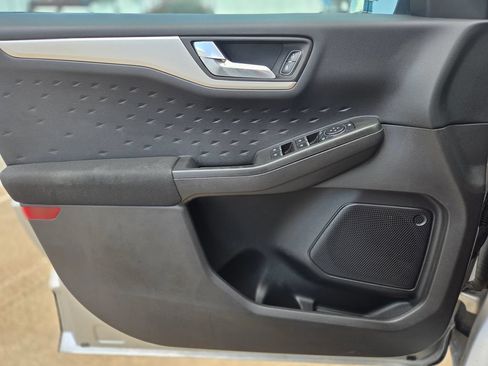 Used 2020 Ford Escape SE FWD image 28