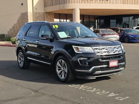 Used 2019 Ford Explorer Limited w/ Ford Safe & Smart Package image 3