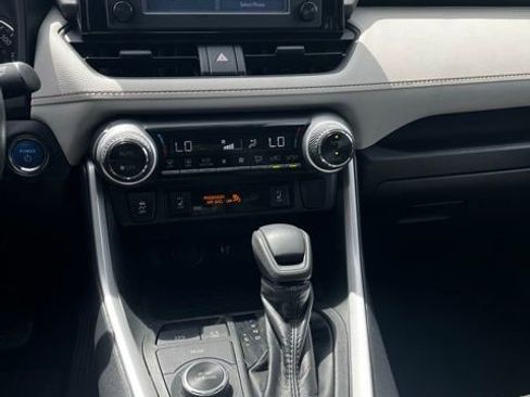 Used 2019 Toyota RAV4 XLE w/ Convenience Package AWD/4WD image 13