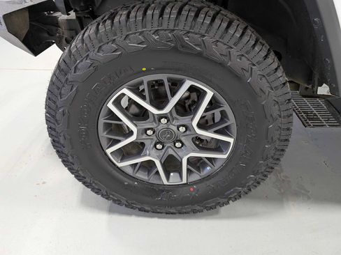 Used 2024 Jeep Wrangler Sahara w/ Technology Group AWD/4WD image 3