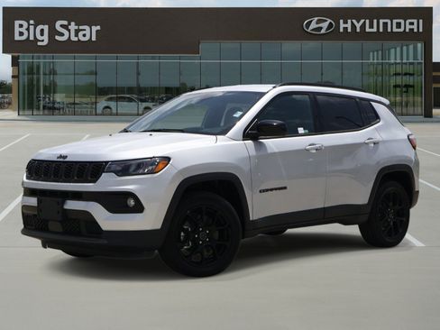 Used 2026 Jeep Compass Latitude AWD/4WD image 1