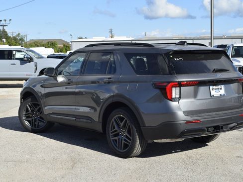 New 2026 Ford Explorer ST-Line w/ ST-Line Street Pack image 4