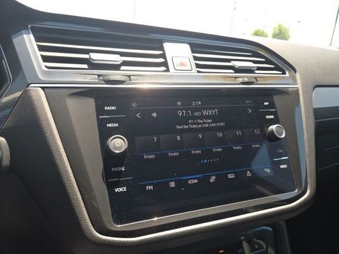 Used 2023 Volkswagen Tiguan SE FWD image 14