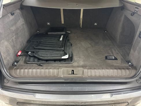 Used 2018 Land Rover Range Rover Sport HSE image 16