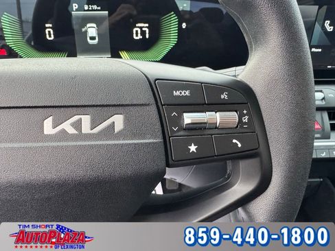 Used 2025 Kia K4 LXS image 14