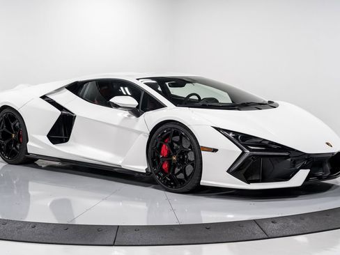 Used 2025 Lamborghini Revuelto image 39
