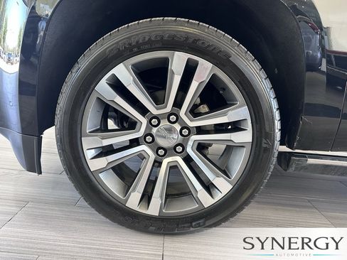Used 2017 GMC Yukon Denali w/ Open Road Package AWD/4WD image 12