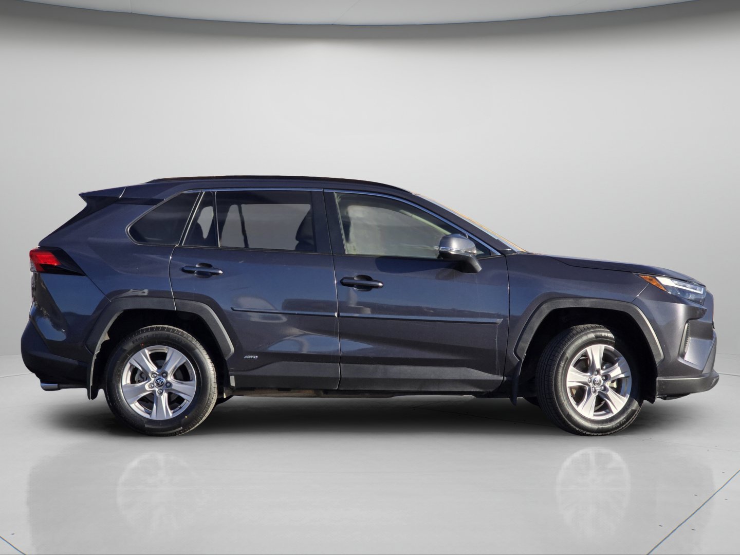 Used 2025 Toyota RAV4 XLE AWD/4WD image 22