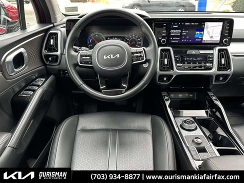 Used 2022 Kia Sorento SX w/ Panoramic Sunroof Package image 3