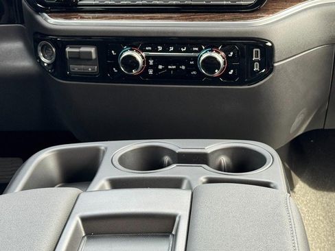 New 2026 GMC Sierra 1500 Elevation image 9