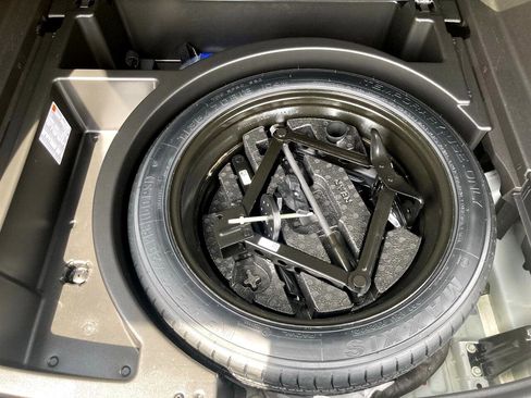 Used 2023 Chevrolet Blazer LT image 34