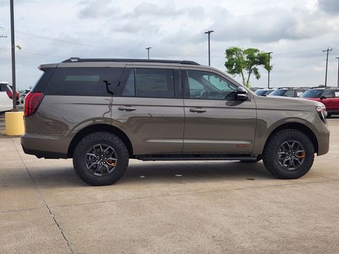 New 2026 Ford Expedition Tremor image 7