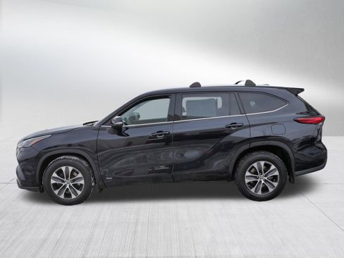 Used 2022 Toyota Highlander XLE image 5