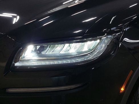 Used 2022 Lincoln Nautilus Reserve w/ Monochromatic Package image 33