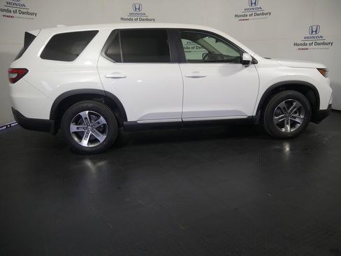 Used 2023 Honda Pilot EX-L image 3