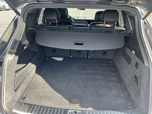 Used 2024 Porsche Cayenne image 29