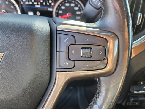 Used 2022 Chevrolet Silverado 1500 High Country w/ Technology Package image 19