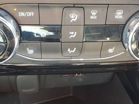 Used 2024 Chevrolet Trax RS FWD image 20