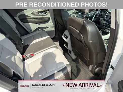 Used 2022 GMC Terrain SLT w/ LPO, Floor Liner Package AWD/4WD image 14
