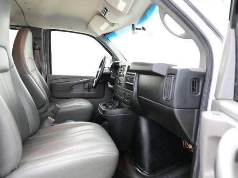 Used 2015 Chevrolet Express 3500 LS RWD image 7