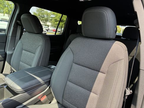 Used 2026 Chevrolet Traverse LT w/ Driver Confidence Package FWD image 22