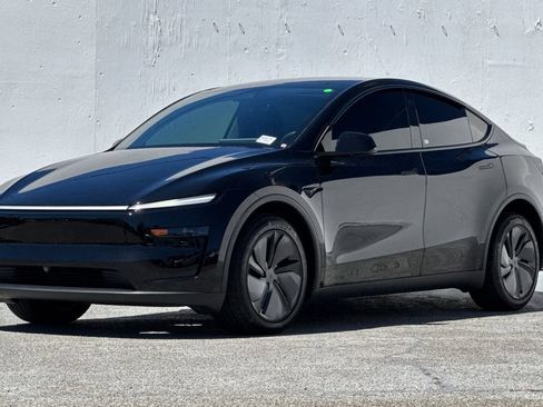 Used 2026 Tesla Model Y Long Range AWD/4WD image 7