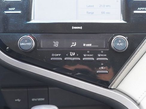 Used 2020 Toyota Camry SE w/ Carpet Mat Package FWD image 23
