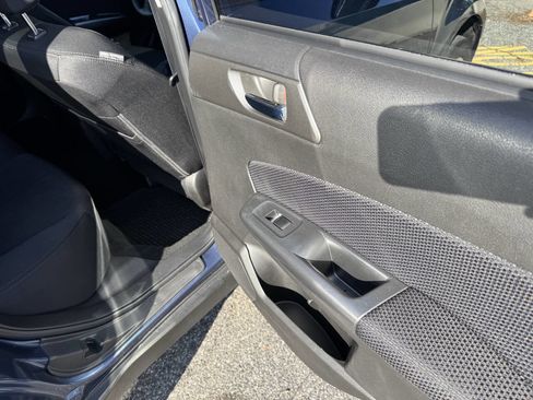 Used 2011 Subaru Forester 2.5X Premium image 11