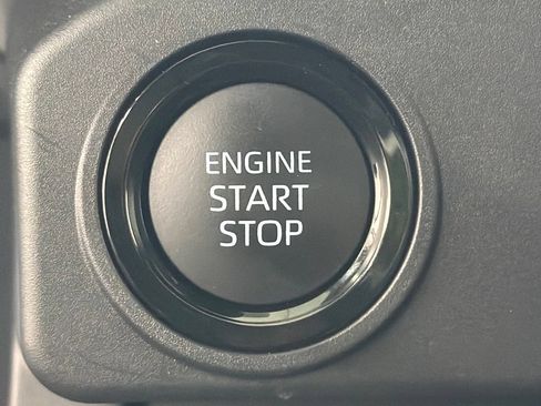Certified 2026 Toyota Tacoma SR5 AWD/4WD image 29