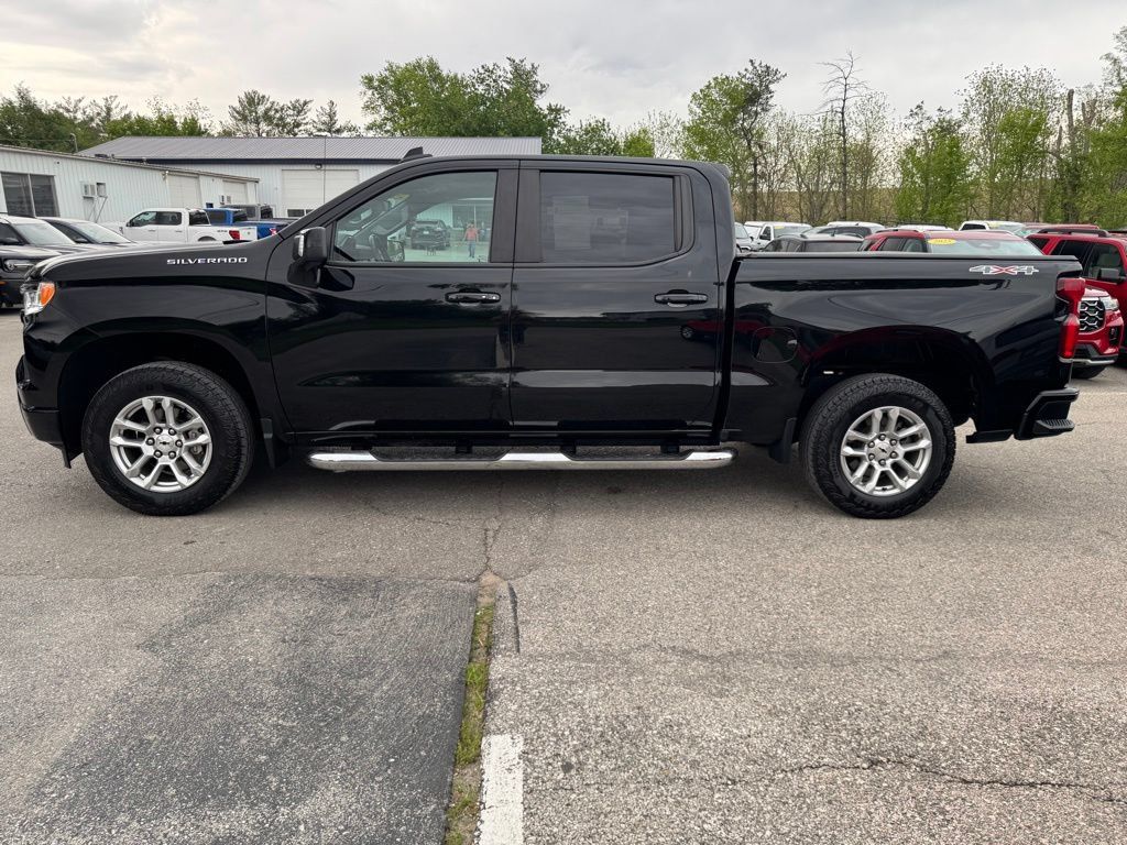 Used 2022 Chevrolet Silverado 1500 RST w/ Convenience Package II AWD/4WD image 11