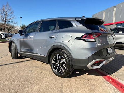 Used 2023 Kia Sportage EX image 8