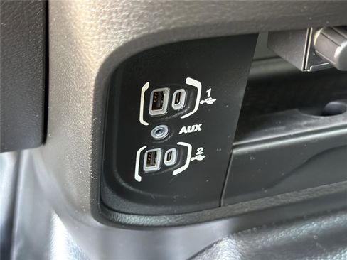 Used 2022 RAM 2500 Tradesman w/ Chrome Appearance Group AWD/4WD image 29