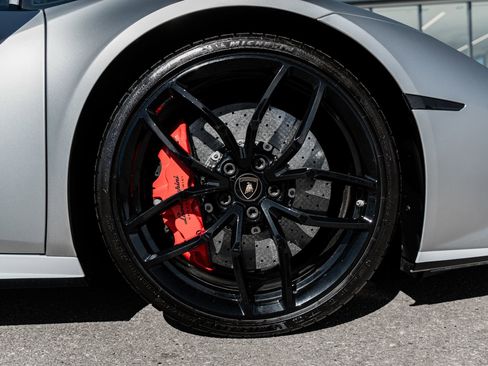 Used 2017 Lamborghini Huracan LP 610-4 Avio image 16